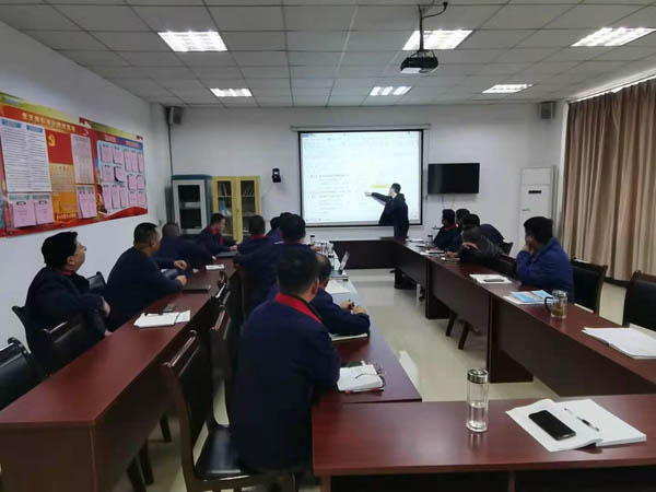 安裝公司組織學習《關(guān)于加強工會勞動保護工作的意見》 安裝公司組織學習《關(guān)于加強工會勞動保護工作的意見》