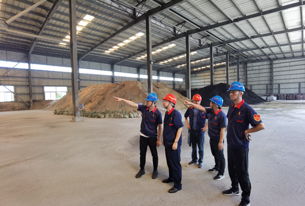 公司黨委書記調(diào)研建材業(yè)務 公司黨委書記調(diào)研建材業(yè)務