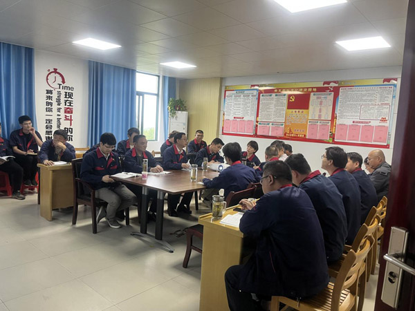 王伍升到建材研究室、建材公司調研