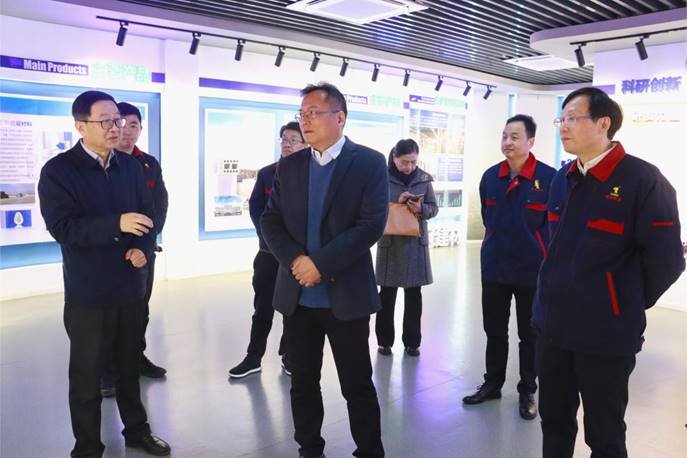 蔣培進到銅冠建安慰問困難職工并調研 蔣培進到銅冠建安慰問困難職工并調研